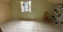 À vendre une charmante villa T5 en R+1 en parfait état située aux Avirons