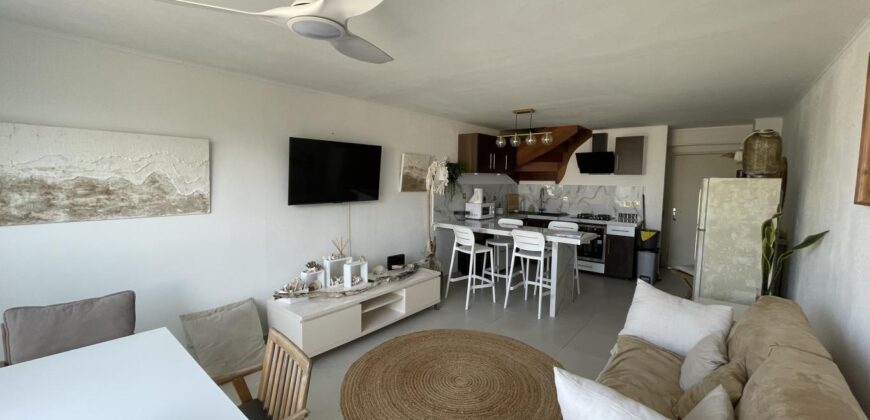 À vendre un élégant appartement T2 meublé et équipé dans une résidence calme avec piscine à La Saline Les Bains