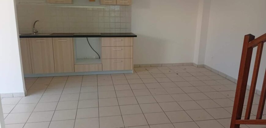 À louer un appartement T2 en duplex situé proche des plages à la Saline Les Bains