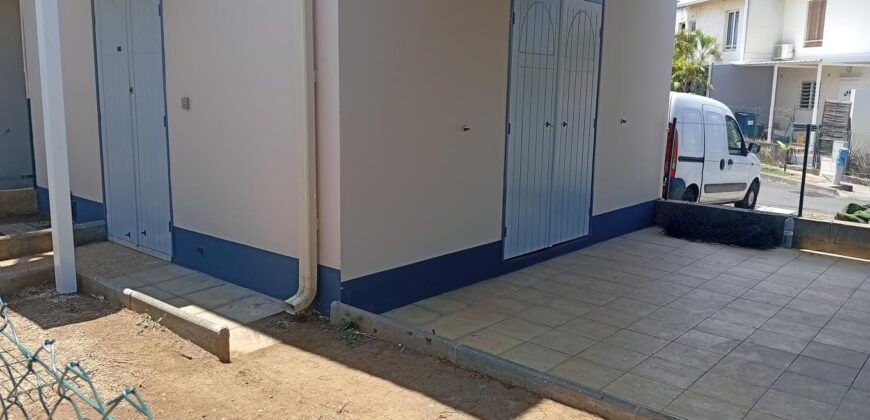 À louer un appartement T2 en duplex situé proche des plages à la Saline Les Bains