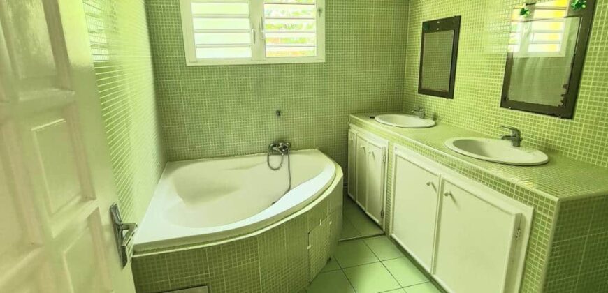 À louer charmante villa plain-pied F4 de 110 m² à Saint-André