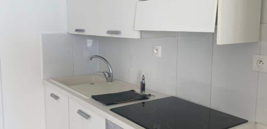 À vendre un appartement avec terrasse dans une résidence à Sainte Clotilde