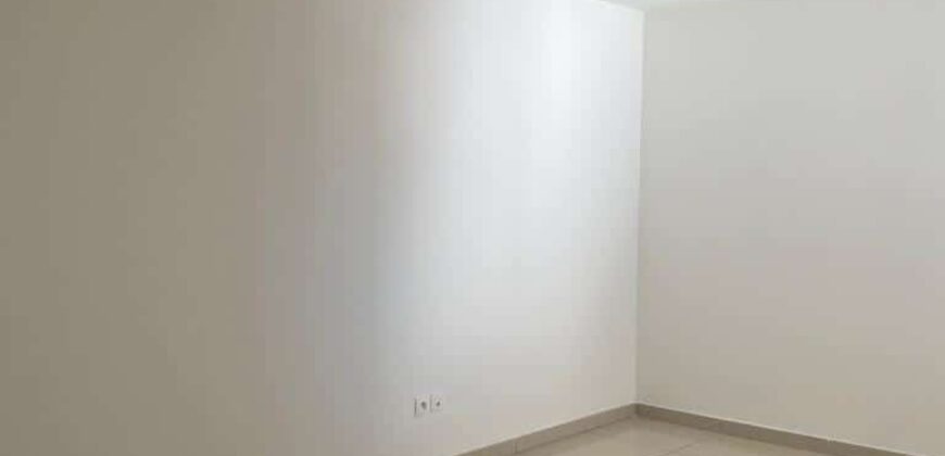 À vendre un appartement avec terrasse dans une résidence à Sainte Clotilde