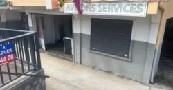 À louer un local commercial de 79 m2 situé en plein centre-ville des Avirons