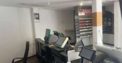 À louer un local commercial de 79 m2 situé en plein centre-ville des Avirons