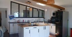 En vente une villa T5 de 150 m2 avec piscine et vue imprenable sur la mer à Saint Pierre