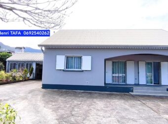 En vente une spacieuse villa T5 de 160 m2 située dans le charmant village de Grand-Coude