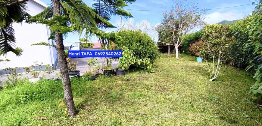 En vente une spacieuse villa T5 de 160 m2 située dans le charmant village de Grand-Coude