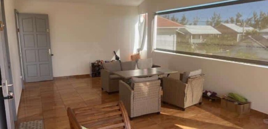 Location d’un appartement T4 meublé atypique de 79.20 m2 situé à Étang Salé