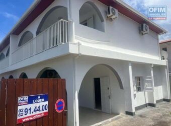 À louer une villa F4 mitoyenne de 94.63m2 située sur Étang Salé Les Bains