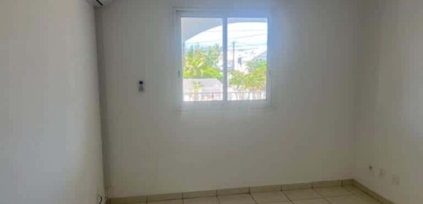 À louer une villa F4 mitoyenne de 94.63m2 située sur Étang Salé Les Bains