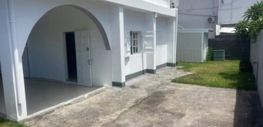 À louer une villa F4 mitoyenne de 94.63m2 située sur Étang Salé Les Bains