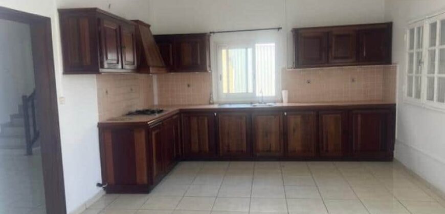 À louer une villa F4 mitoyenne de 94.63m2 située sur Étang Salé Les Bains