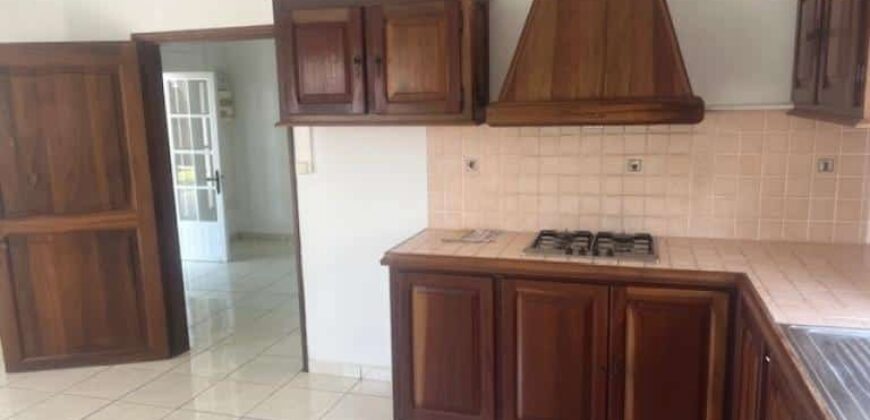 À louer une villa F4 mitoyenne de 94.63m2 située sur Étang Salé Les Bains