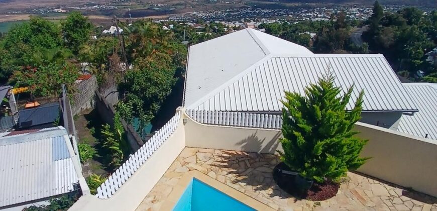 À vendre un ensemble de 2 appartements F3 avec vue mer et piscine à Saint-Paul