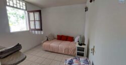 À vendre une lumineuse maison entretenue de 100 m² avec grand terrain piscinable à Sainte-Clotilde