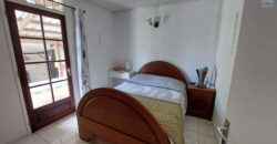 À vendre une lumineuse maison entretenue de 100 m² avec grand terrain piscinable à Sainte-Clotilde