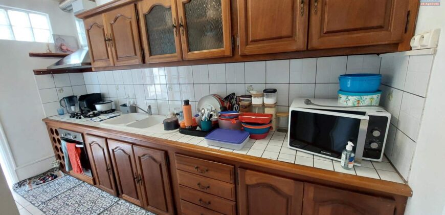 À vendre une lumineuse maison entretenue de 100 m² avec grand terrain piscinable à Sainte-Clotilde