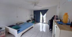 À vendre une lumineuse maison entretenue de 100 m² avec grand terrain piscinable à Sainte-Clotilde