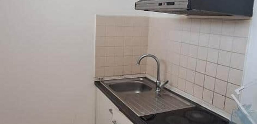 À louer un appartement T2 dans une résidence privée au centre ville de Saint Benoit