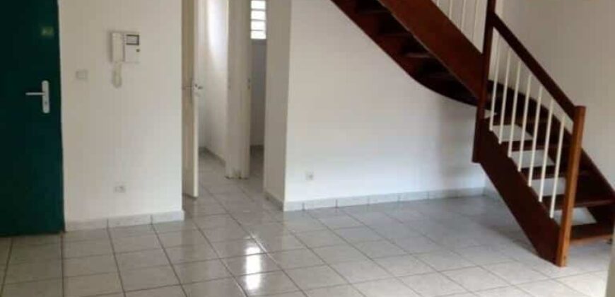 À vendre un appartement T3 en duplex dans la résidence les huppes de bourbon à La Montagne