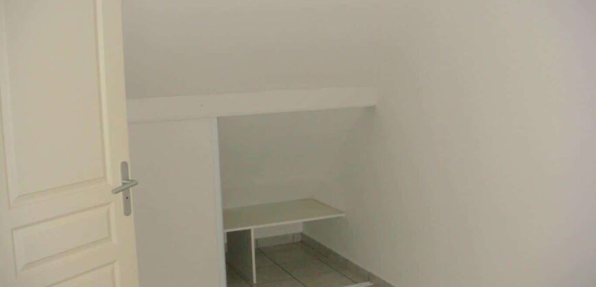 À vendre un appartement T3 en duplex dans la résidence les huppes de bourbon à La Montagne