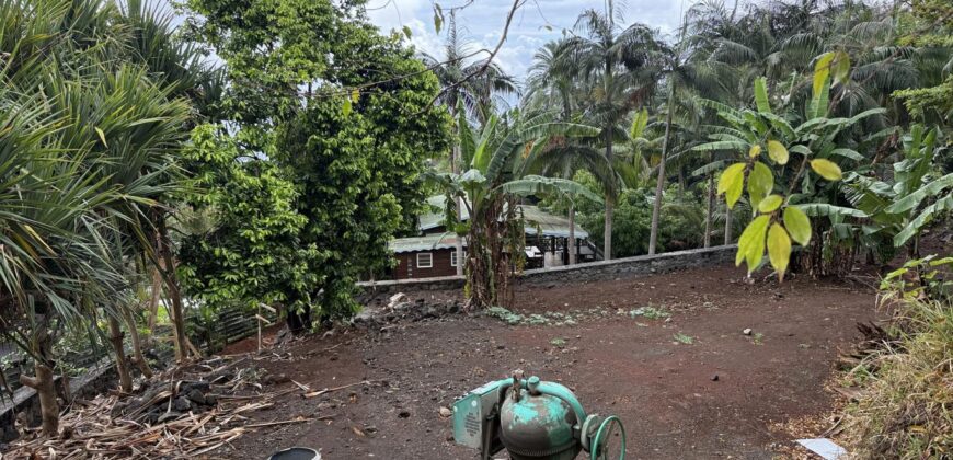 Vente d’un terrain plat et rectangulaire de 328 m² avec vue mer situé aux Avirons à 2 min du centre-ville