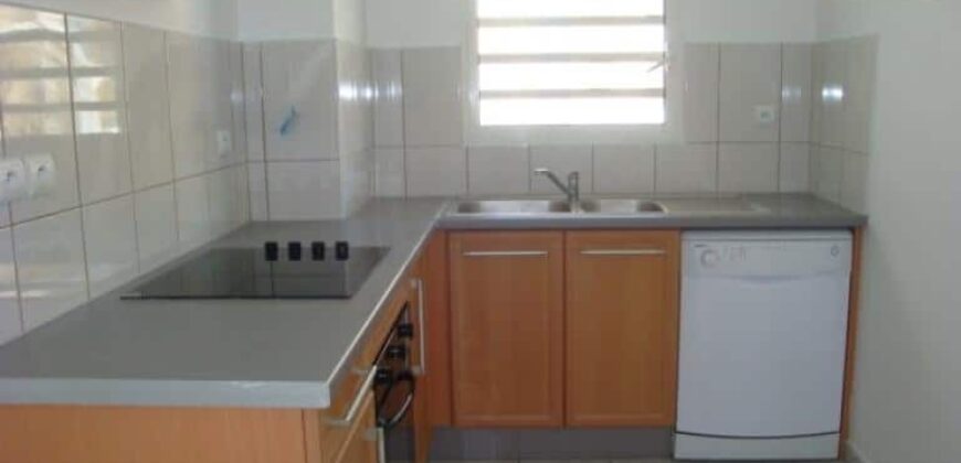 À louer un appartement T2 dans une résidence avec terrasse à Saint Denis