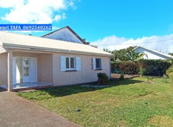 À louer une maison jumelée T4 de plain-pied située sur le secteur du Tampon 12 ème km