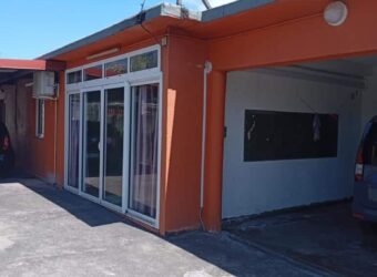 Vente maison de plain-pied rénovée de 170 m² sur terrain de 425 m² à Saint-Joseph