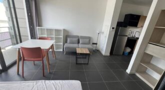 À louer un charmant studio neuf entièrement meublé et équipé situé en plein centre-ville du Tampon.