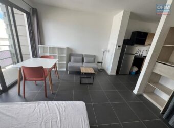 À louer un charmant studio neuf entièrement meublé et équipé situé en plein centre-ville du Tampon.