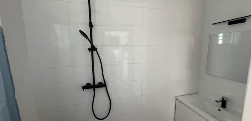 À louer un charmant studio neuf entièrement meublé et équipé situé en plein centre-ville du Tampon.