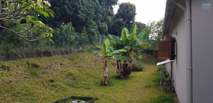 À louer une spacieuse villa T5 avec garage située au-dessus du quartier de Belle Vue à Saint Louis