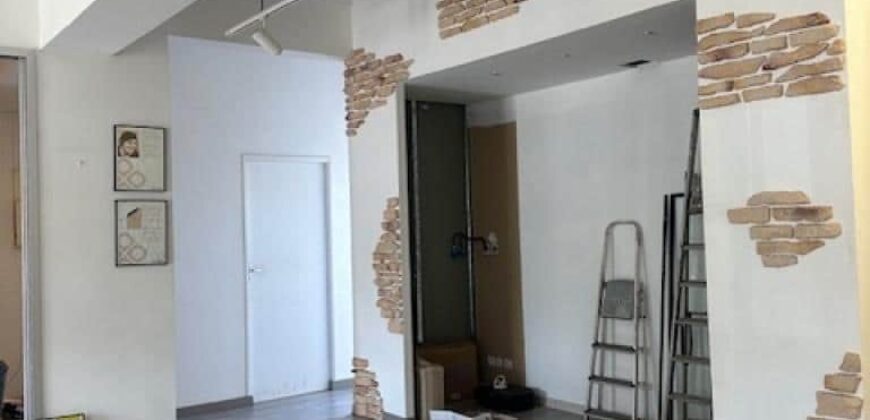 À louer un local commercial de 63m2 n plein centre ville de Saint Pierre