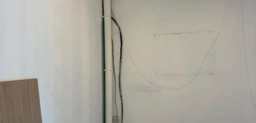 À louer un local commercial de 63m2 n plein centre ville de Saint Pierre