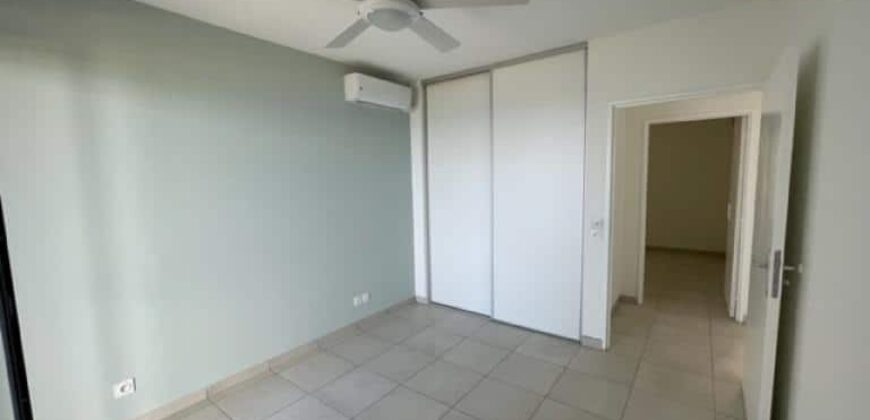 A louer un appartement T3 de 67m2 dans une résidence récente à Saint Leu