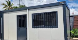 À louer local commercial type Algeco de 15 m² parfait pour une activité administrative à Sainte Marie