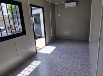 À louer local commercial type Algeco de 15 m² parfait pour une activité administrative à Sainte Marie