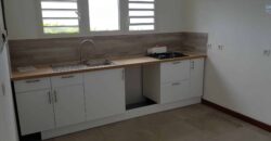 À louer charmante villa F3 mitoyenne avec vue sur l’océan située aux Avirons