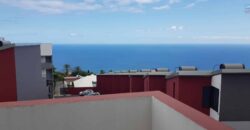 À louer une villa mitoyenne F4 en duplex, située dans une résidence sécurisée proche du lycée des Avirons