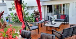 À vendre une grande villa sur 3 niveaux avec 3 dépendances meublée située à Saint Joseph