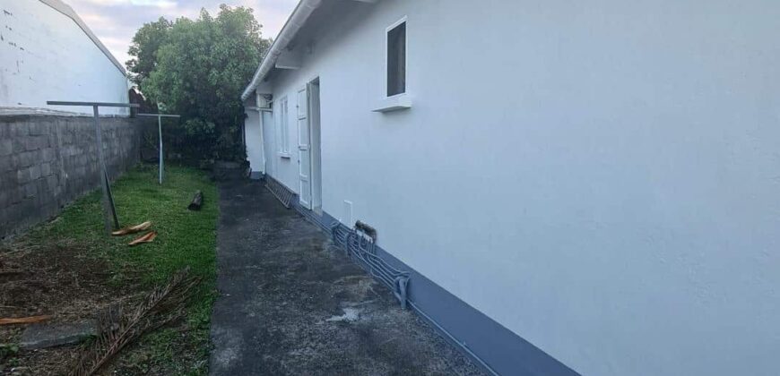 À louer une grande maison entièrement rénovée de 113 m² de type F4 située à Sainte-Marie