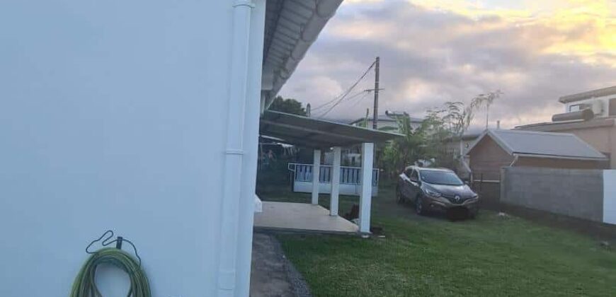 À louer une grande maison entièrement rénovée de 113 m² de type F4 située à Sainte-Marie