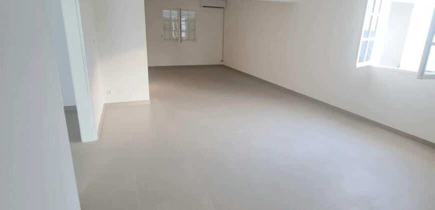 À louer une grande maison entièrement rénovée de 113 m² de type F4 située à Sainte-Marie