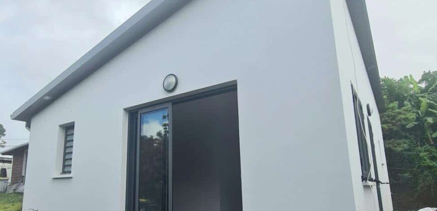 À louer une maison neuve de type F4 de 67 m2 située sur la commune Carron à Sainte Suzanne