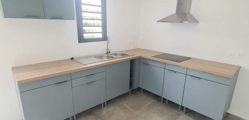 À louer une maison neuve de type F4 de 67 m2 située sur la commune Carron à Sainte Suzanne