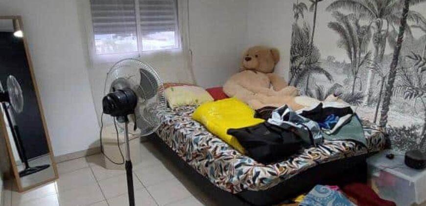 En vente un appartement T2 de 49.21 m2 situé dans une résidence sécurisée à Sainte Clotilde