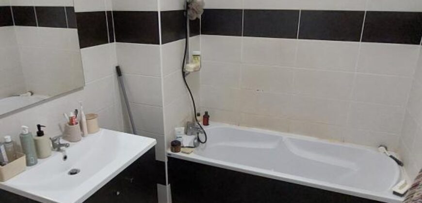 En vente un appartement T2 de 49.21 m2 situé dans une résidence sécurisée à Sainte Clotilde