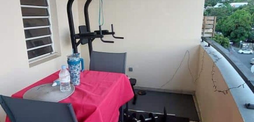 En vente un appartement T2 de 49.21 m2 situé dans une résidence sécurisée à Sainte Clotilde